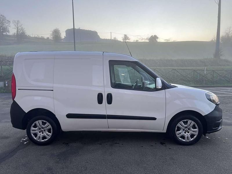 Usata Fiat Doblò 95 CV (69 kW) 2020 Bianco Monovolume