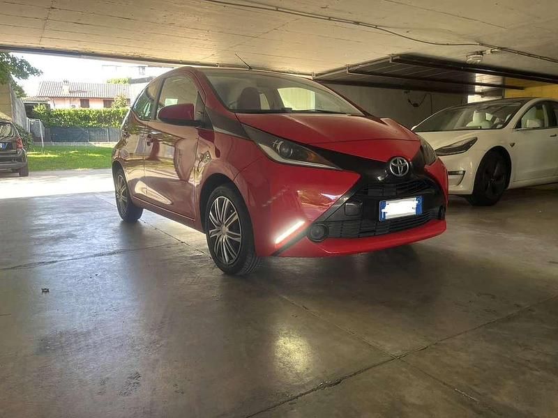 Usata Toyota Aygo X-play 69 CV (50 kW) 2015 Utilitaria