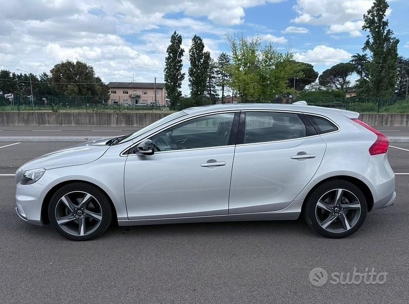 Usata Volvo V40 R-Design 114 CV (83 kW) 2014 Grigio Berlina