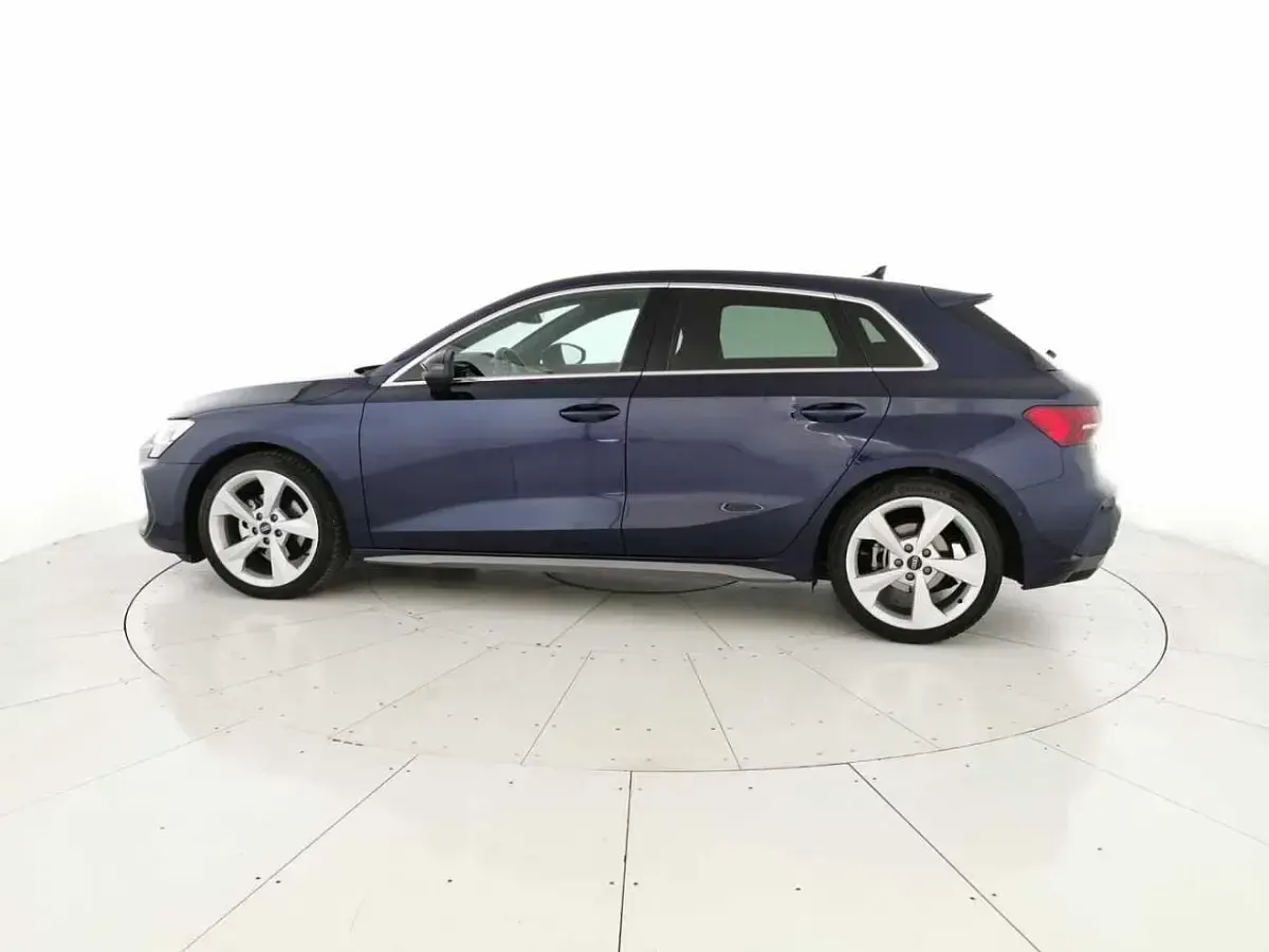 Usata Audi A3 S-Line 150 CV (110 kW) 2024 Blu Berlina