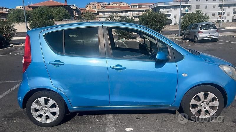 Blu Usata 2009 Opel Agila Enjoy Tre volumi | 2500 € (Ottimo prezzo) - Immagine 1/4