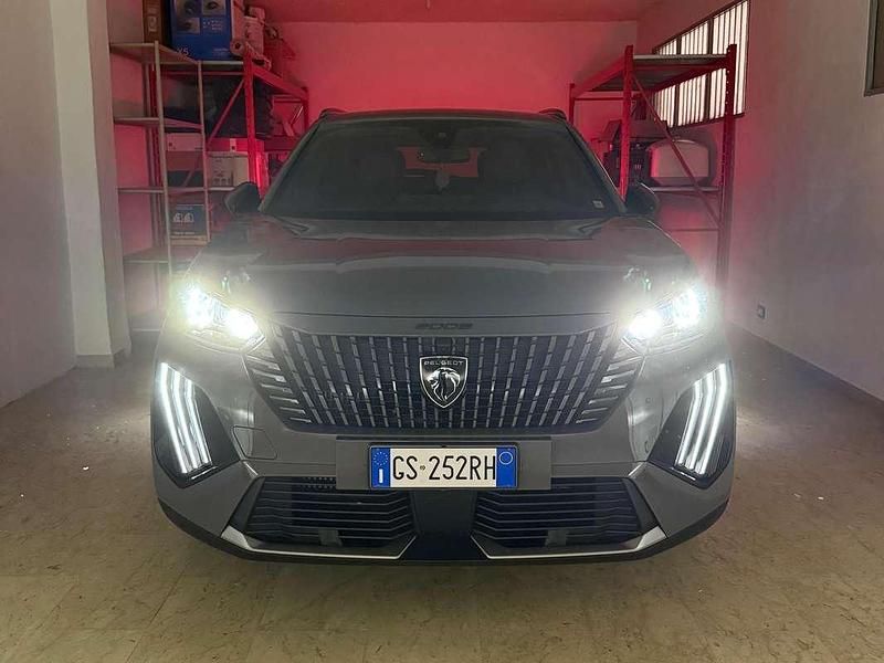 Usata Peugeot 2008 Active 136 CV (100 kW) 2024 Grigio SUV