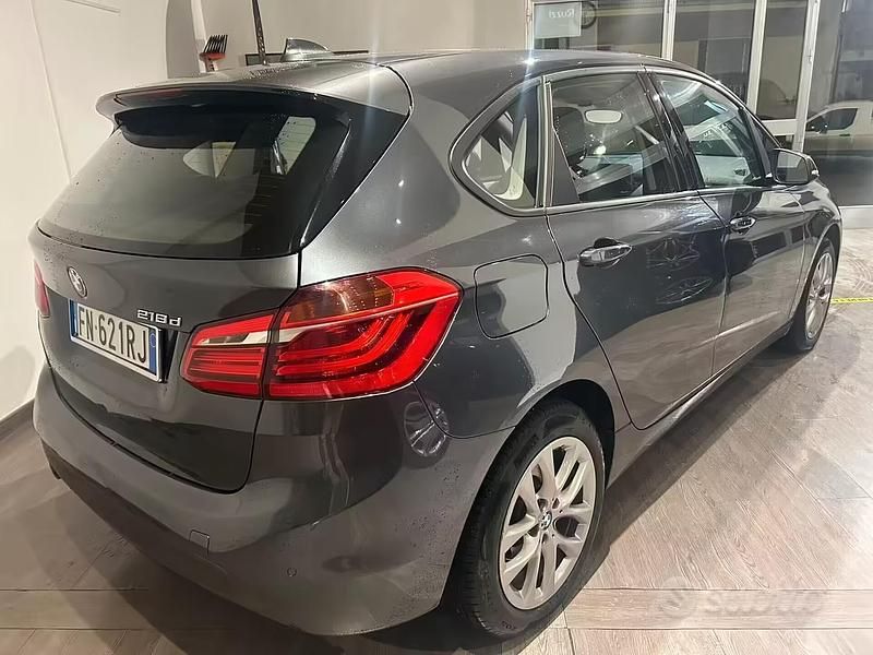 Begagnad BMW 218 Luxury Line 150 HK (110 kW) 2018 Grå Kombi