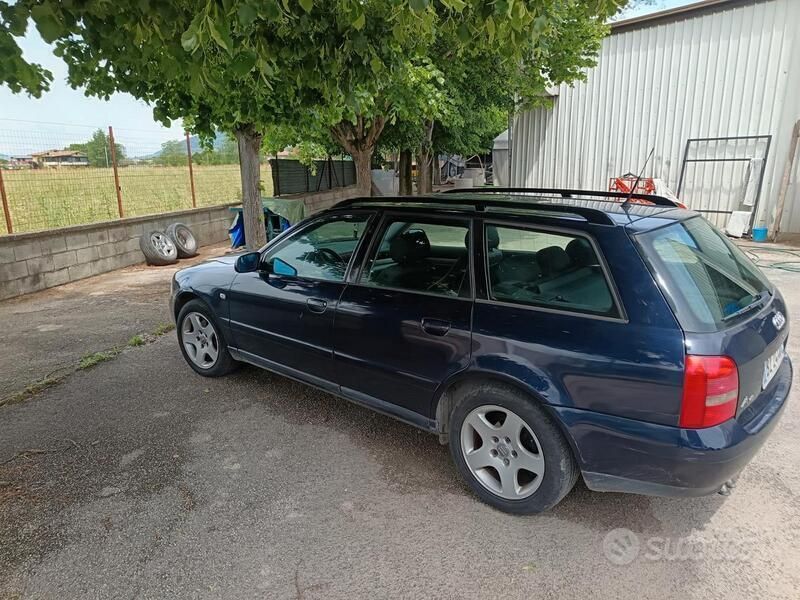 Usata Audi A4 116 CV (85 kW) 2002 Blu Station wagon