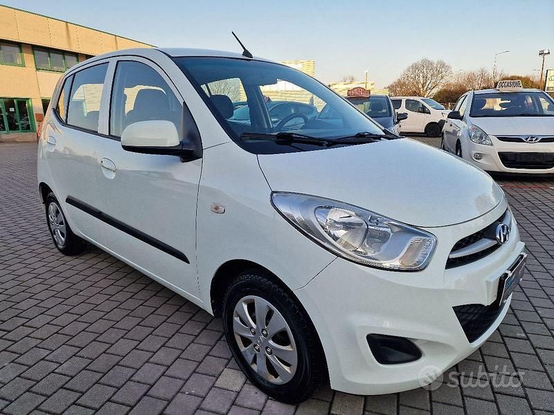 Usata Hyundai i10 Edition 70 CV (51 kW) 2013 Bianco Utilitaria