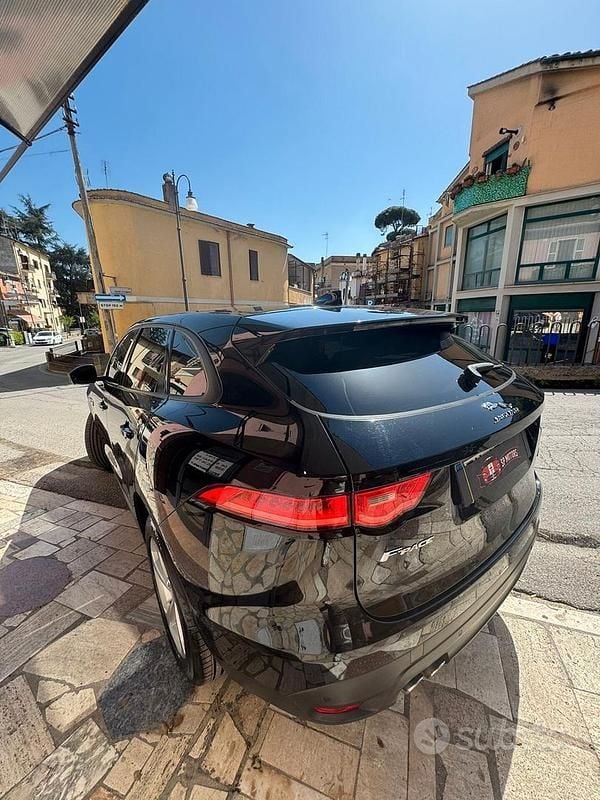 Usata Jaguar F-Pace Portfolio 180 CV (132 kW) 2018 Nero SUV