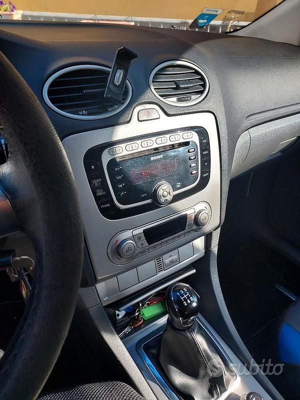Usata Ford Focus 100 CV (73 kW) 2010 Nero Berlina