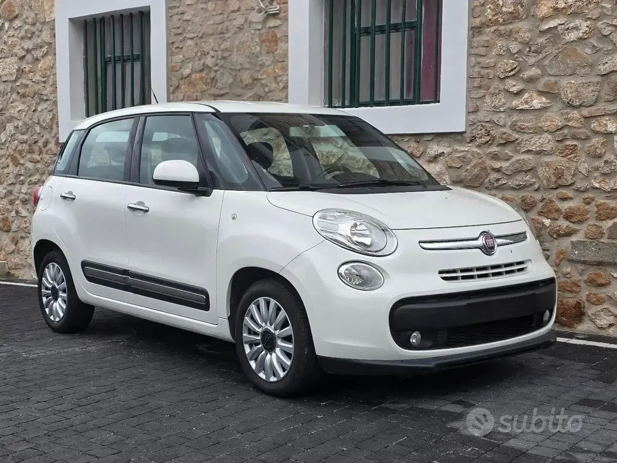 Usata Fiat 500L Lounge 85 CV (62 kW) 2015 Bianco Monovolume