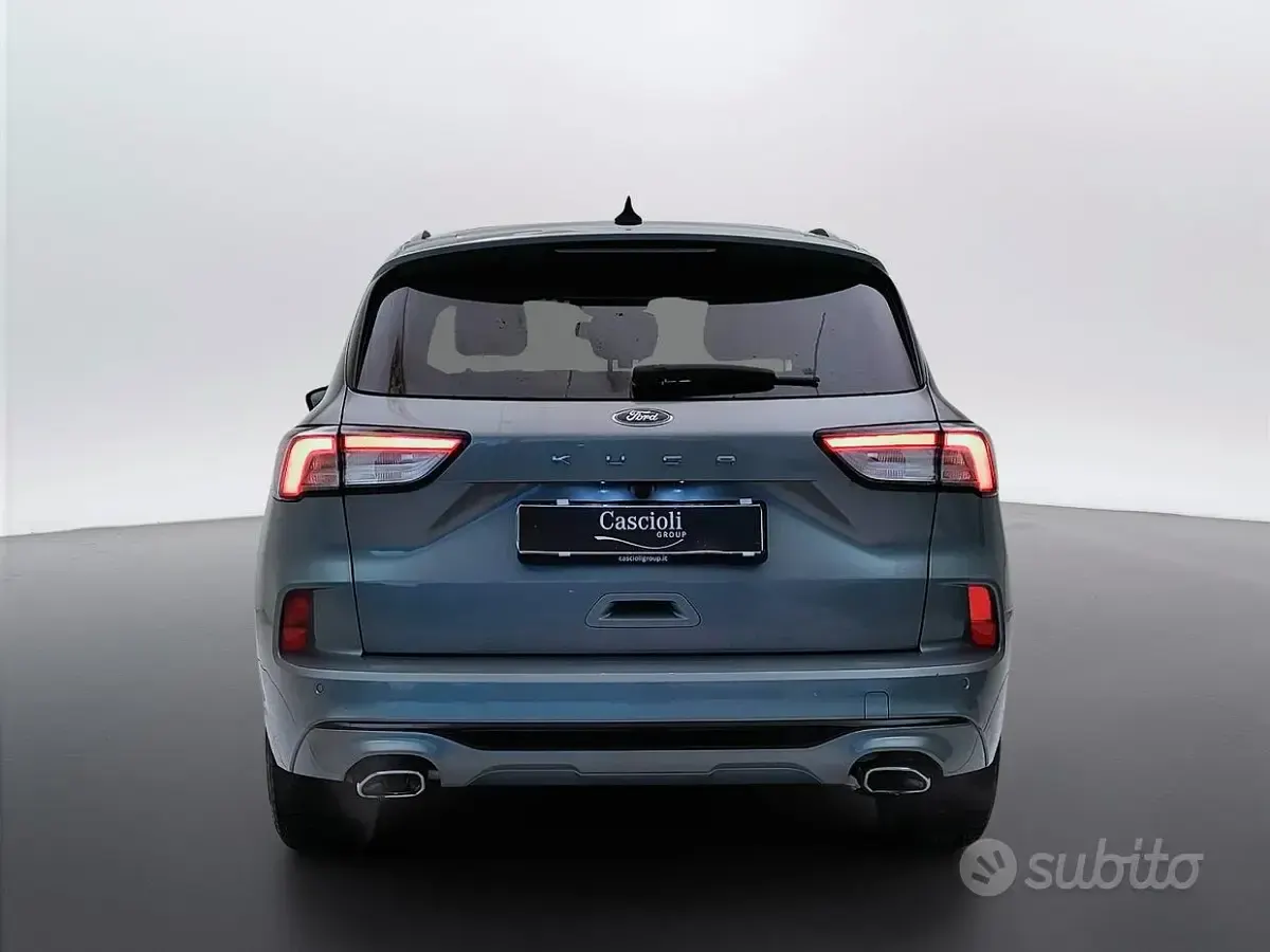 Usata Ford Kuga ST-Line 120 CV (88 kW) 2023 Grigio SUV
