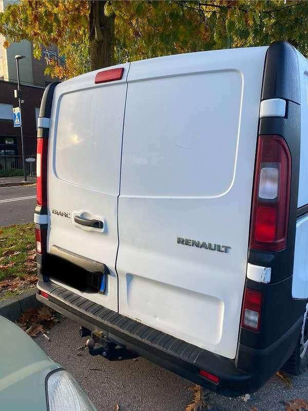 Usata Renault Trafic 120 CV (88 kW) 2015 Bianco Monovolume