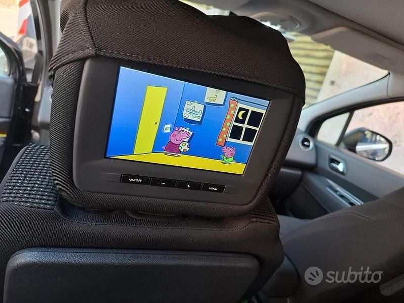 Usata Peugeot 5008 150 CV (110 kW) 2012 Nero Berlina