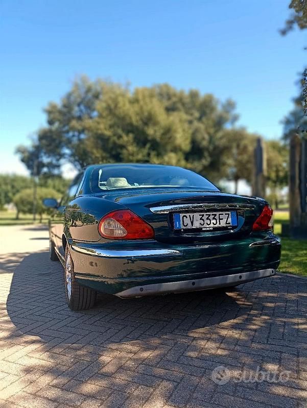 Usata Jaguar X-type Executive 130 CV (95 kW) 2005 Verde Berlina