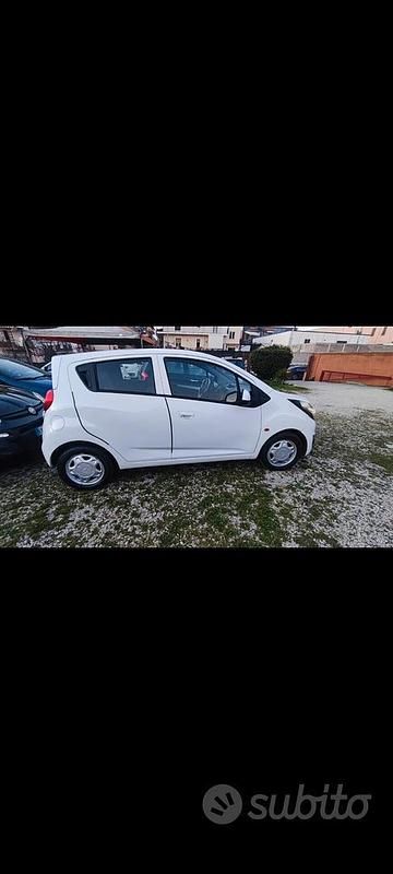 Begagnad Chevrolet Spark 65 HK (47 kW) 2014 Vit Halvkombi