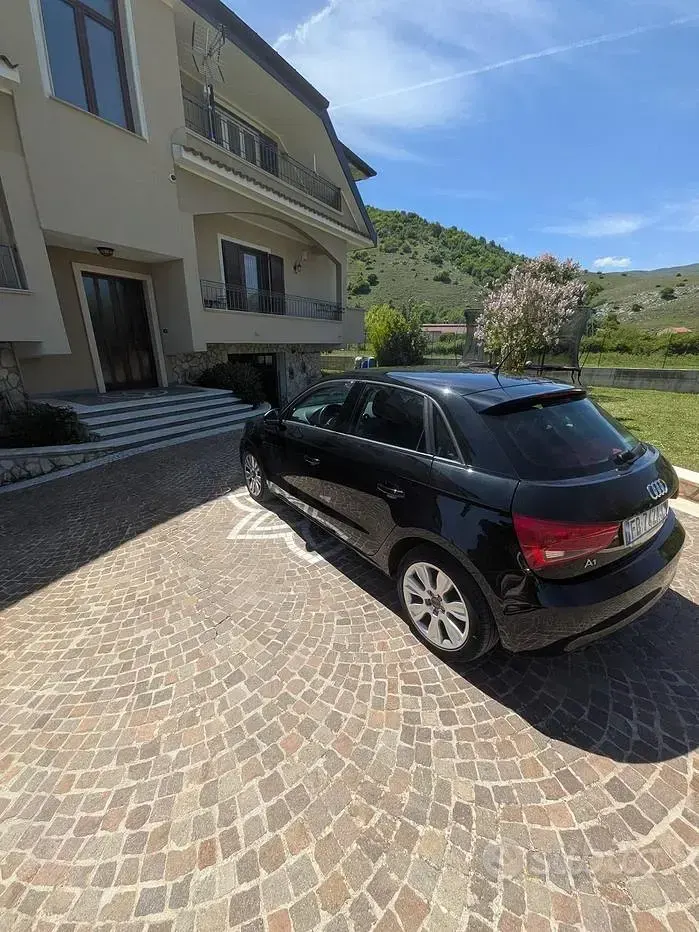 Usata Audi A1 105 CV (77 kW) 2015 Nero Utilitaria