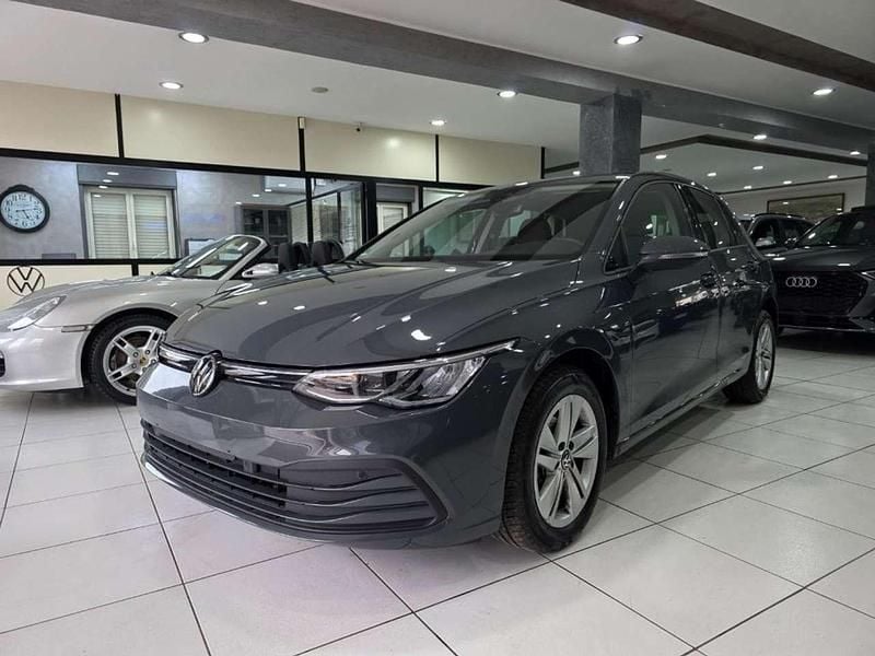 Usata VW Golf VIII Life 116 CV (85 kW) 2023 Grigio Berlina