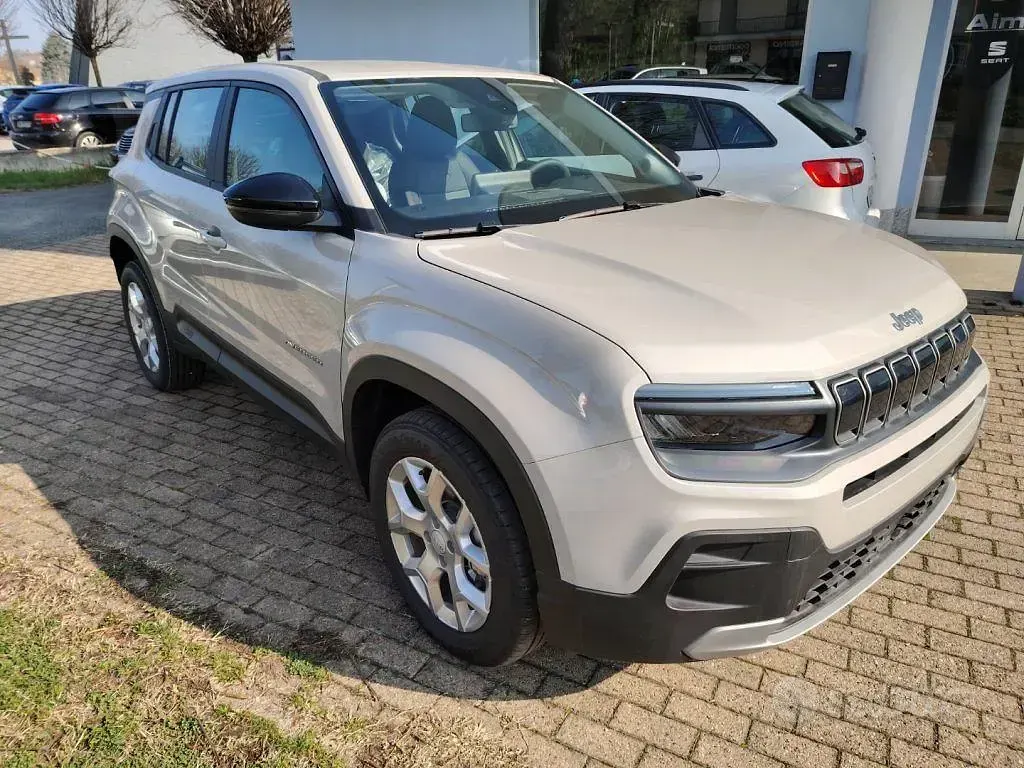Usata Jeep Avenger Altitude 101 CV (74 kW) 2024 Bianco SUV