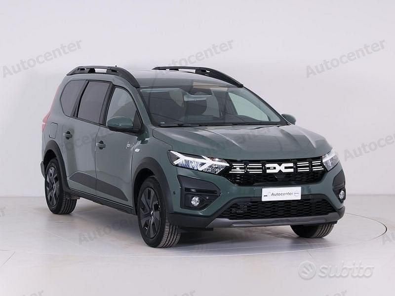Gebraucht Dacia Jogger Expression 101 PS (74 kW) 2025 Grün Van / Kleinbus