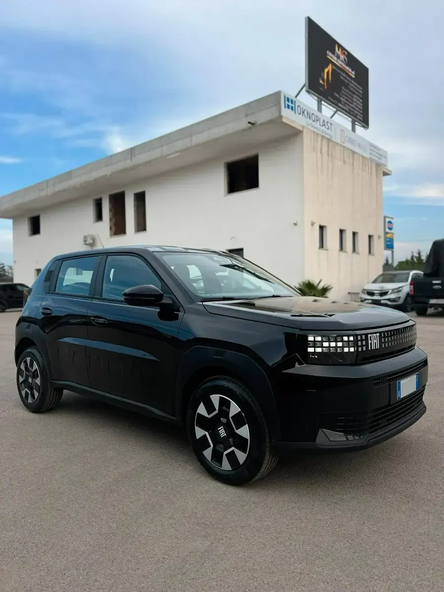Nuova Fiat Grande Panda Business 100 CV (73 kW) 2026 Nero Utilitaria