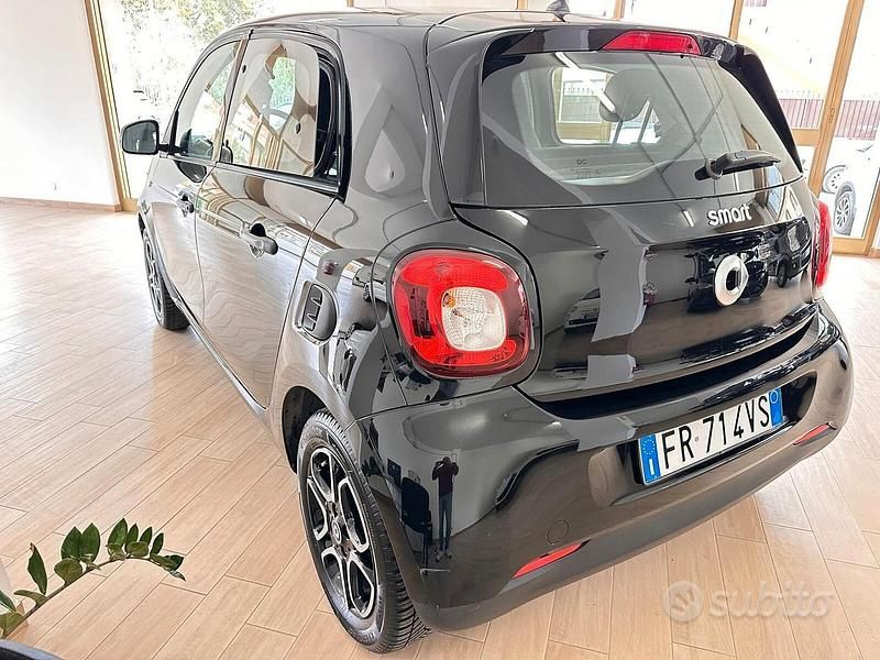 Usata Smart ForFour Passion 71 CV (52 kW) 2018 Nero Utilitaria