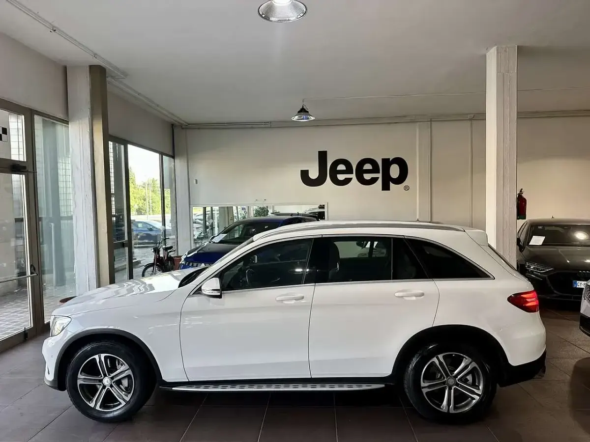 Usata Mercedes GLC220 170 CV (125 kW) 2016 Bianco SUV