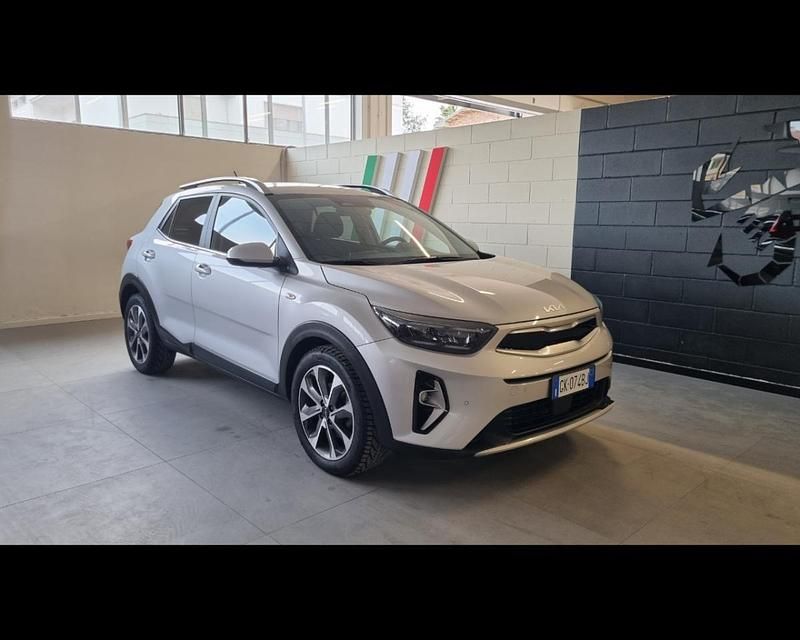 Usata Kia Stonic Style 101 CV (74 kW) 2022 Grigio SUV
