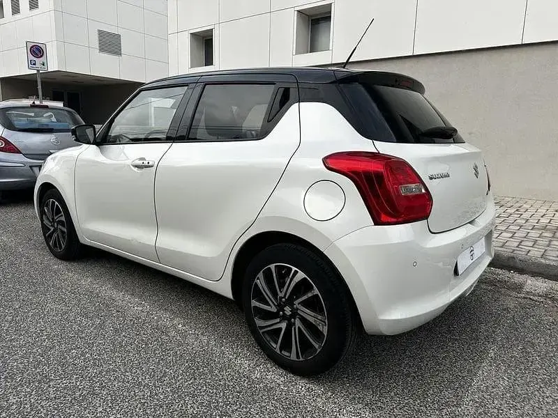 Usata Suzuki Swift 83 CV (61 kW) 2023 Bianco Utilitaria
