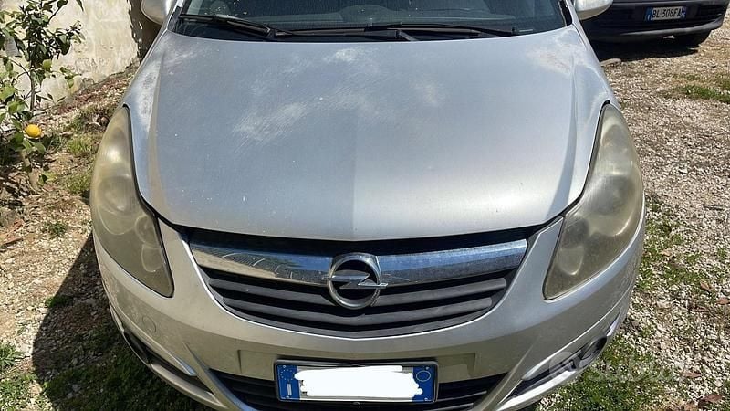 Usata Opel Corsa Cosmo 75 CV (55 kW) 2010 Grigio Utilitaria