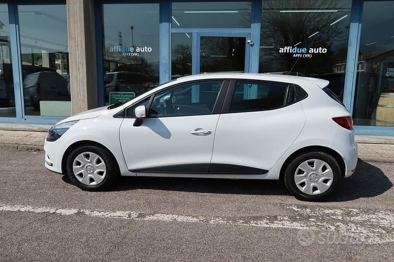 Usata Renault Clio IV Life 75 CV (55 kW) 2018 Bianco Berlina