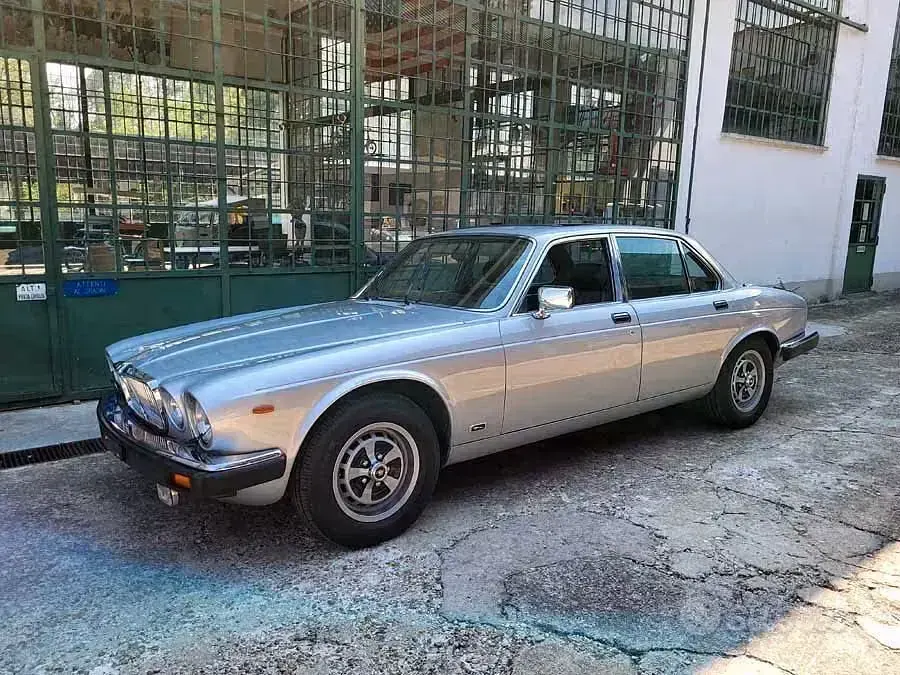 Usata Jaguar XJ6 200 CV (147 kW) 1982 Berlina