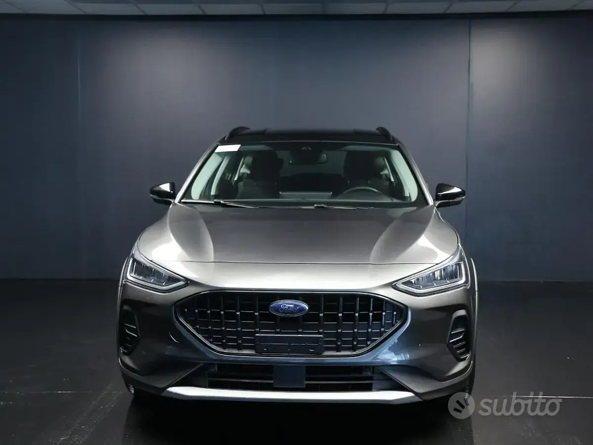 Usata Ford Focus Active 116 CV (85 kW) 2023 Grigio Station wagon