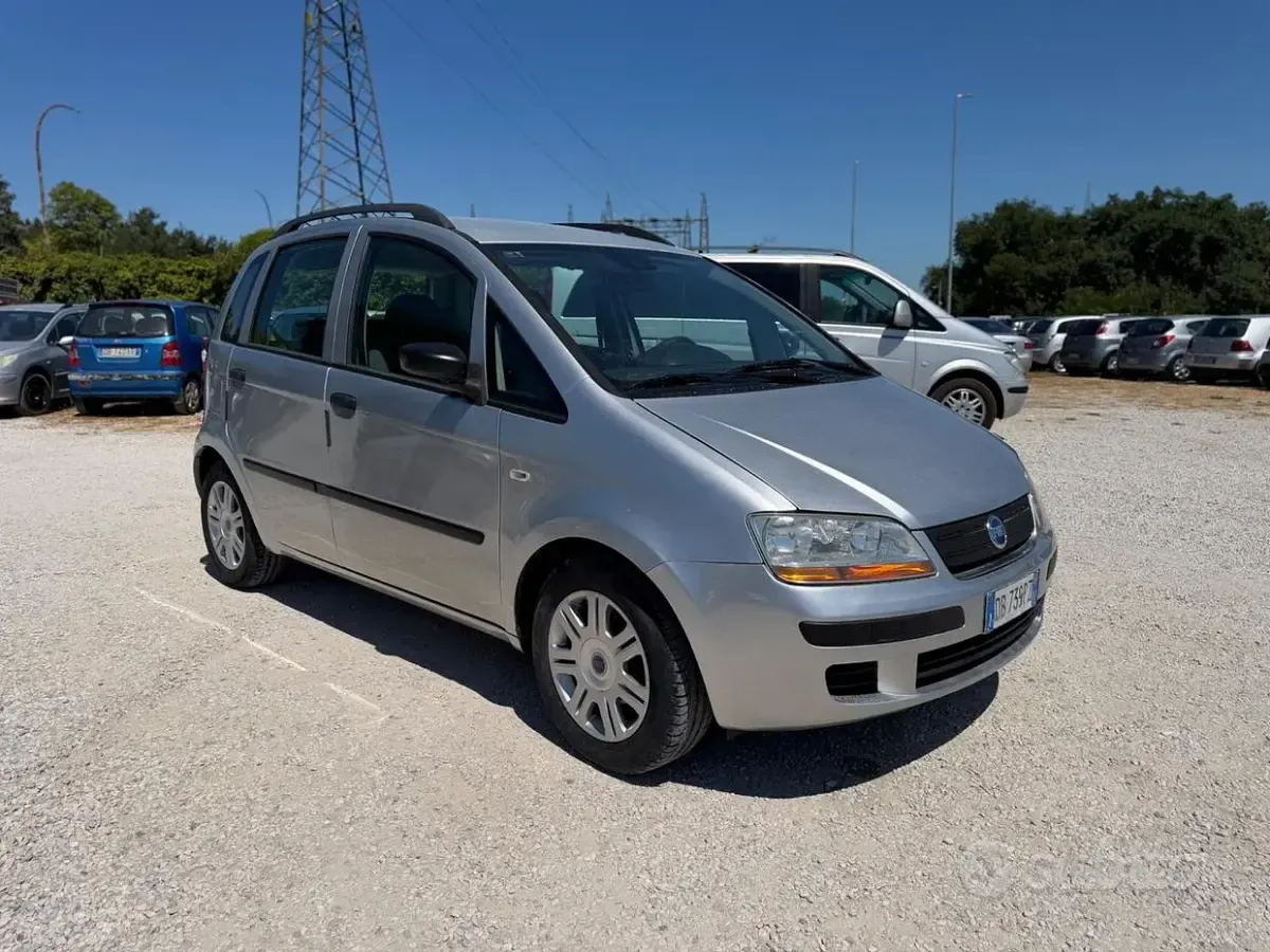Usata Fiat Idea Dynamic 77 CV (56 kW) 2006 Grigio Monovolume