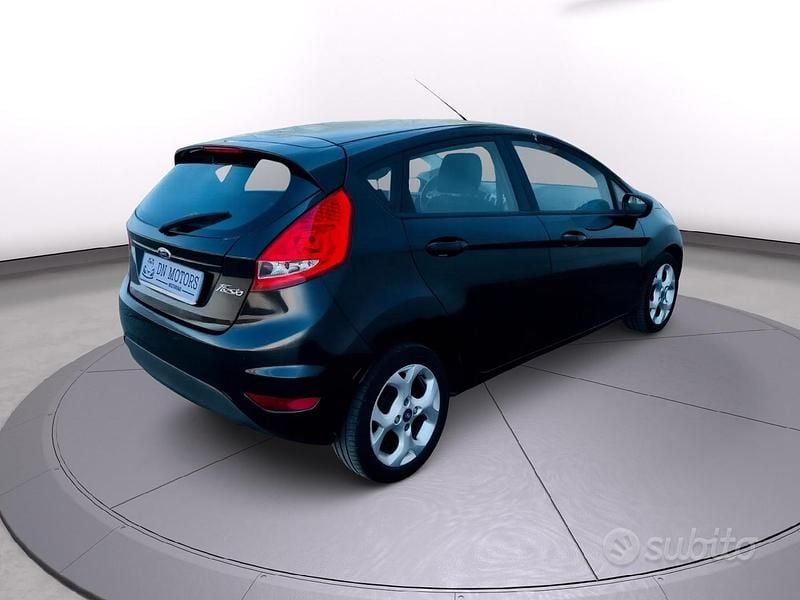 Usata Ford Fiesta 95 CV (69 kW) 2011 Blu Utilitaria