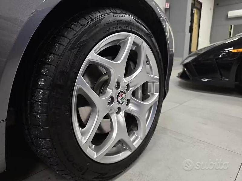 Usata Alfa Romeo Brera 200 CV (147 kW) 2006 Grigio touring metalizzato Coupé