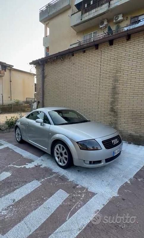 Usata Audi TT 179 CV (131 kW) 1999 Grigio Coupé