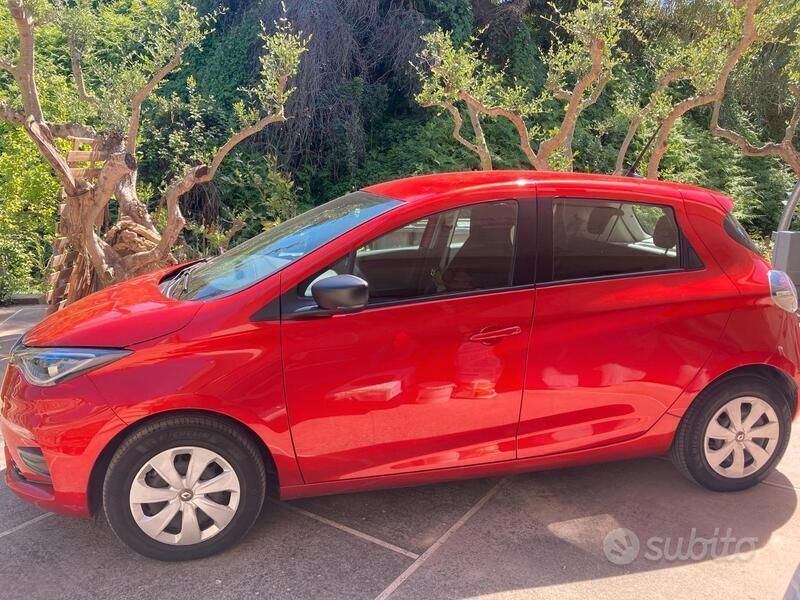 Usata Renault Zoe Life 50 kW (69 CV) 2022 Rosso Utilitaria
