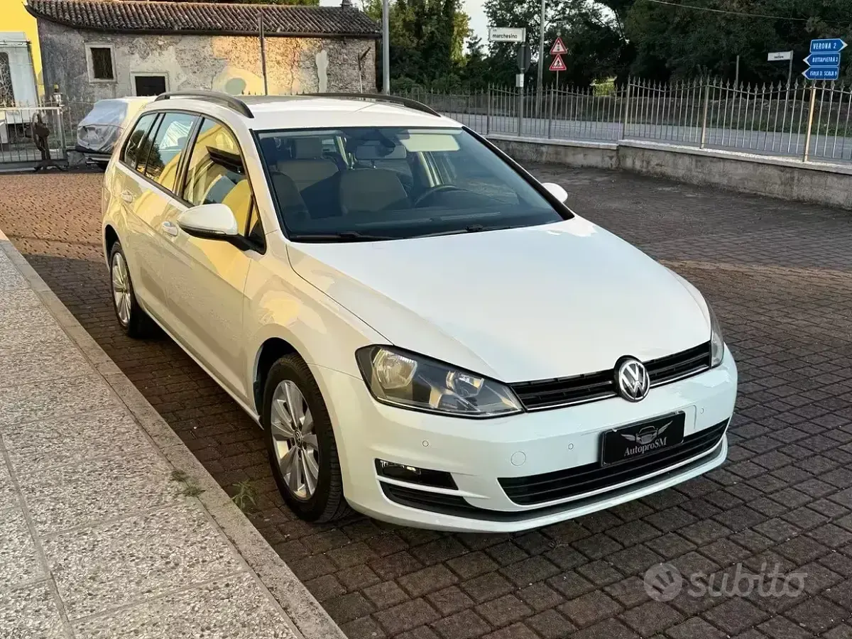 Usata VW Golf VII Comfortline 110 CV (80 kW) 2015 Bianco Station wagon