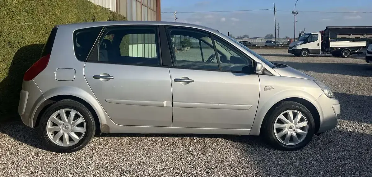 Usata Renault Scenic E-Tech Dynamique 106 CV (77 kW) 2007 Argento Monovolume