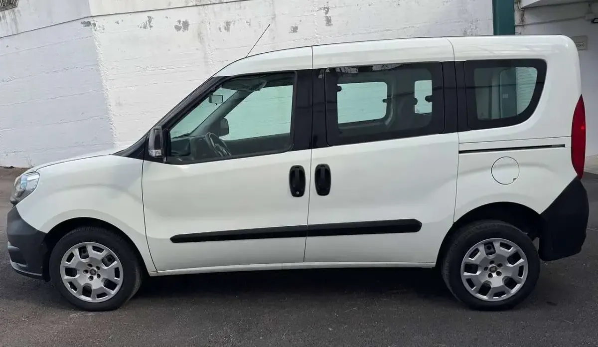 Usata Fiat Doblò Lounge 105 CV (77 kW) 2015 Bianco Monovolume