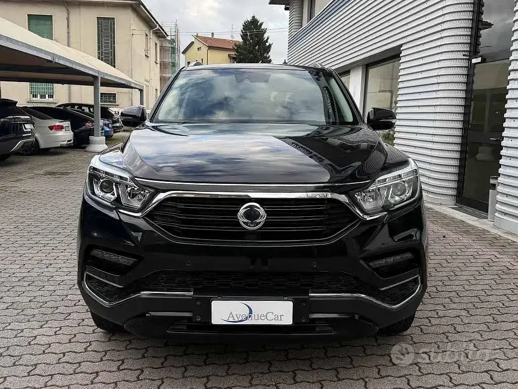 Usata SsangYong Rexton 181 CV (133 kW) 2019 Nero / metallizzato SUV