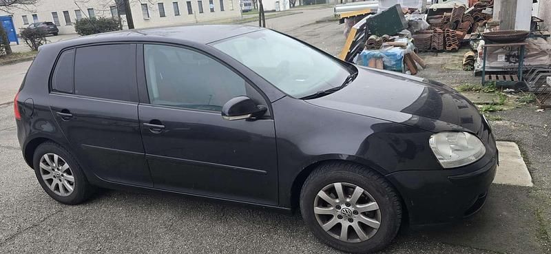Usata VW Golf V 102 CV (75 kW) 2007 Berlina