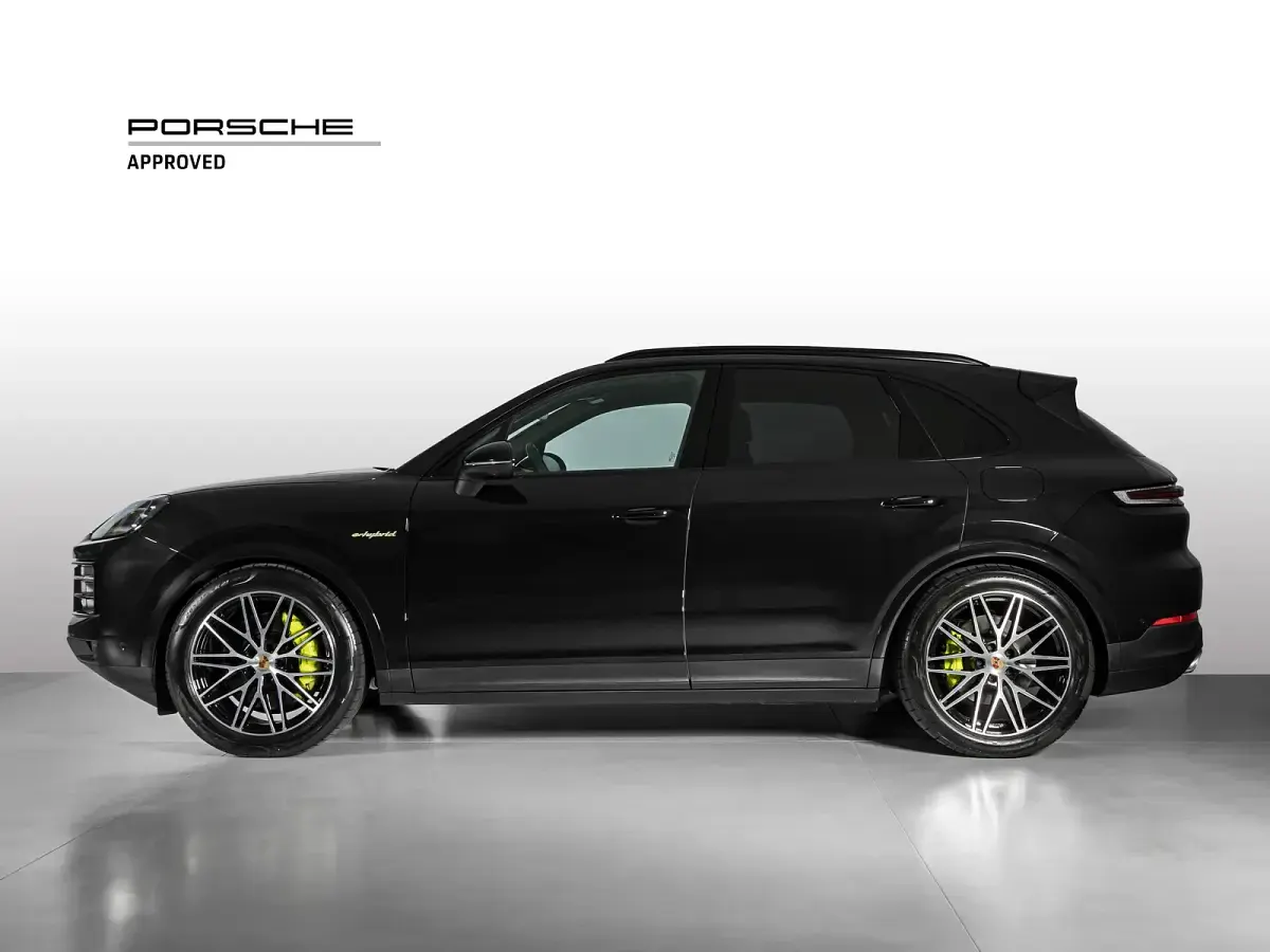Usata Porsche Cayenne 2025 0e nero cromite metallizzato SUV