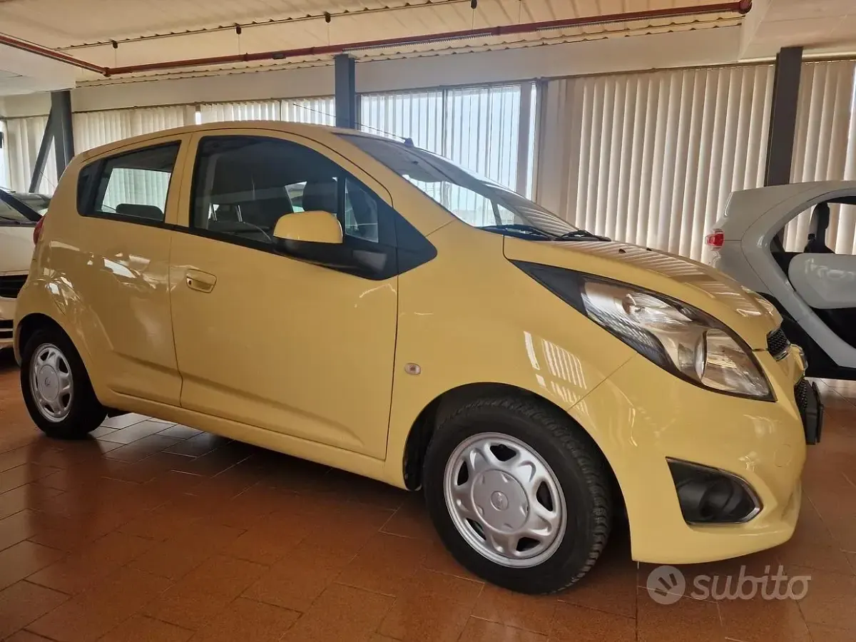 Usata Chevrolet Spark 65 CV (47 kW) 2013 Giallo Utilitaria