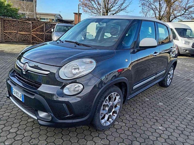 Nero Usata 2015 Fiat 500L Trekking Monovolume | 8800 € (Cara) - Immagine 1/4