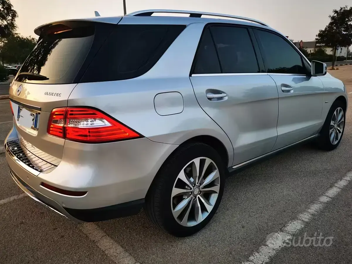 Usata Mercedes ML250 204 CV (150 kW) 2012 Grigio SUV