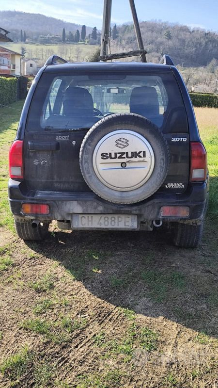 Nero Usata 2003 Suzuki Vitara SUV | 4500 € (Buon prezzo) - Immagine 1/3