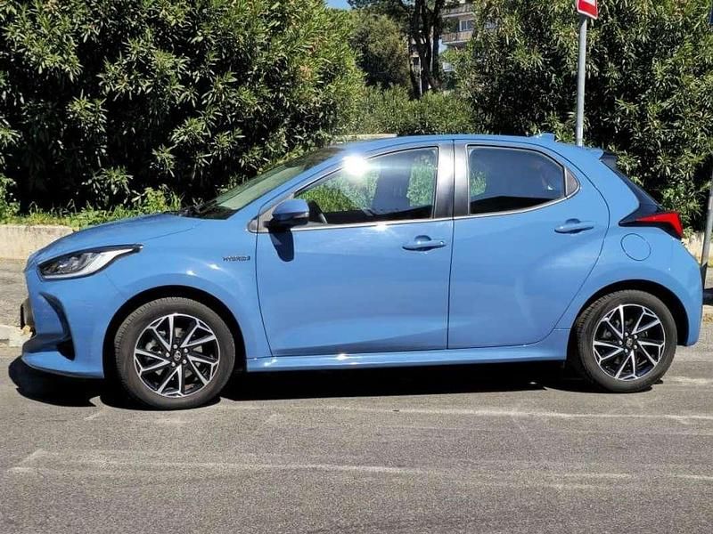Usata Toyota Yaris Hybrid Trend 92 CV (67 kW) 2020 Blu/azzurro Berlina