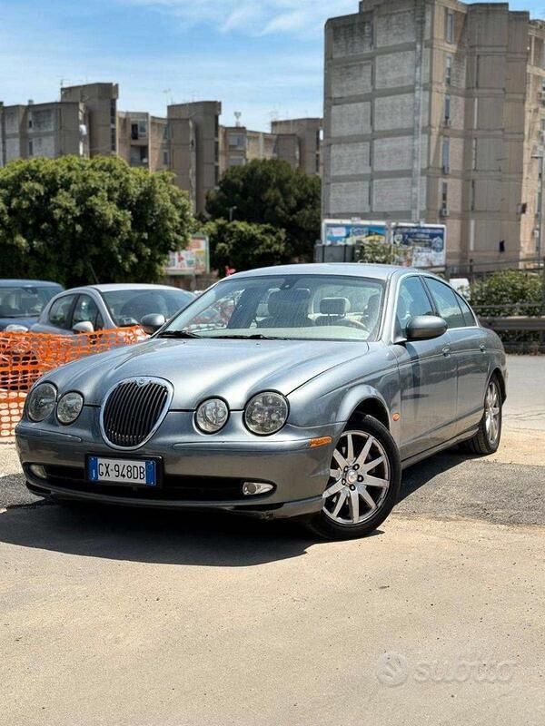 Usata Jaguar S-Type S 238 CV (175 kW) 2002 Grigio Berlina