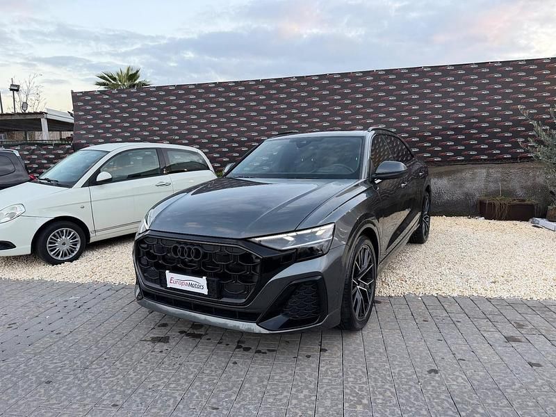 Usata Audi Q8 S-Line 285 CV (209 kW) 2025 Grigio SUV