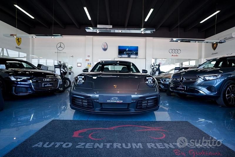 Usata Porsche 911 Carrera 385 CV (283 kW) 2021 Nero Coupé