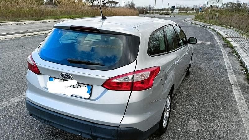 Usata Ford Focus 115 CV (84 kW) 2013 Grigio Station wagon